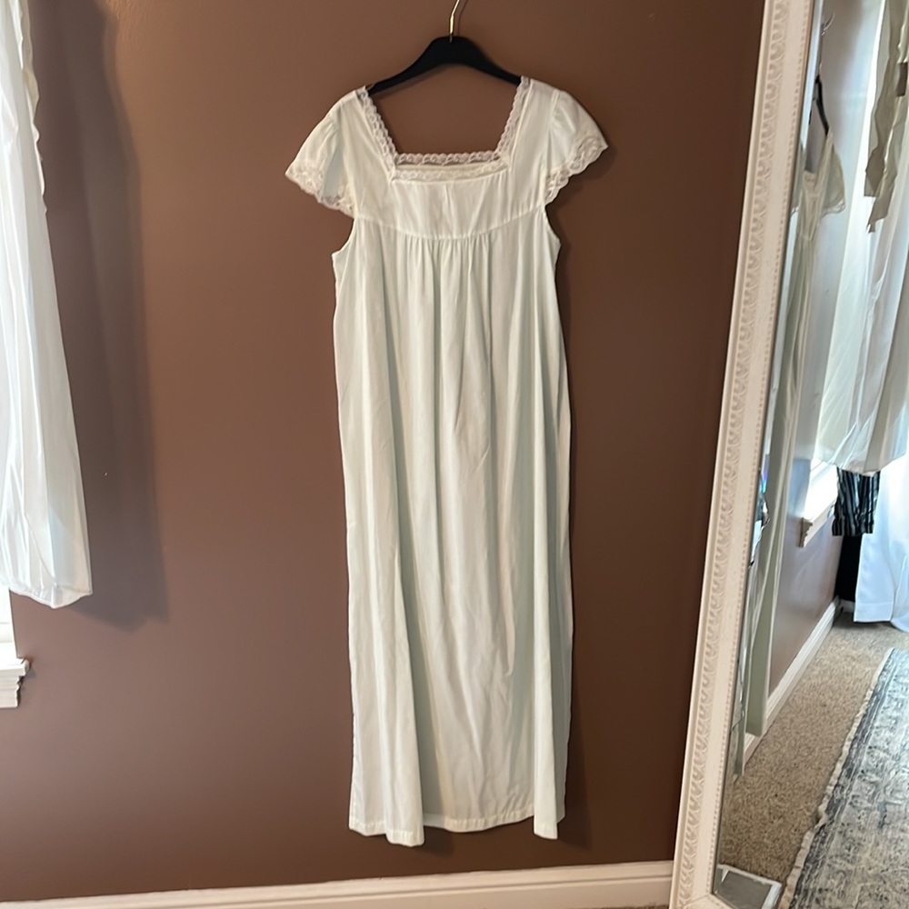 Vintage pale green nightgown - Picture 5 of 6